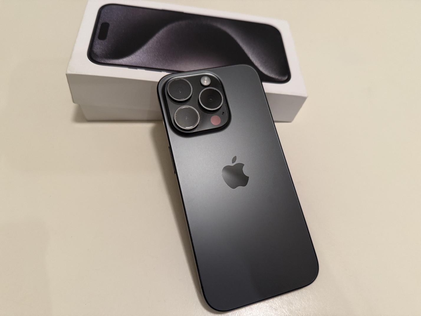iPhone 15 Pro 256GB Titanium Black