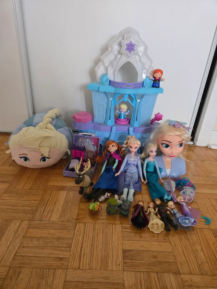 Frozen Playset and Dolls Lot thumbnail
