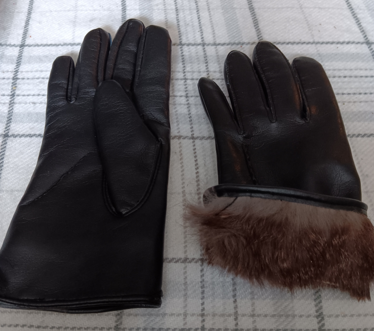 Black Leather Gloves with Fur Lining - photo 2