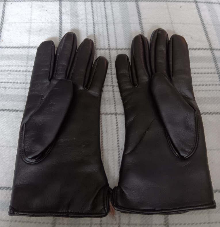 Black Leather Gloves with Fur Lining - photo 3