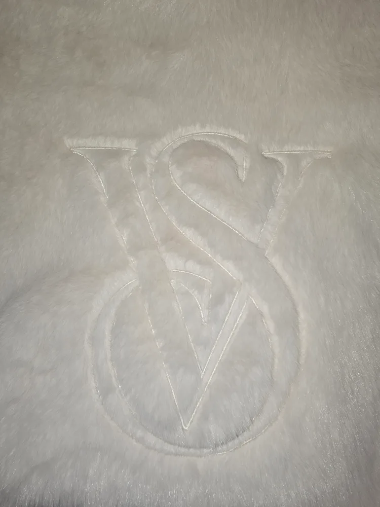 Victoria's Secret Faux-Fur Tote Brand New image indicator(3)