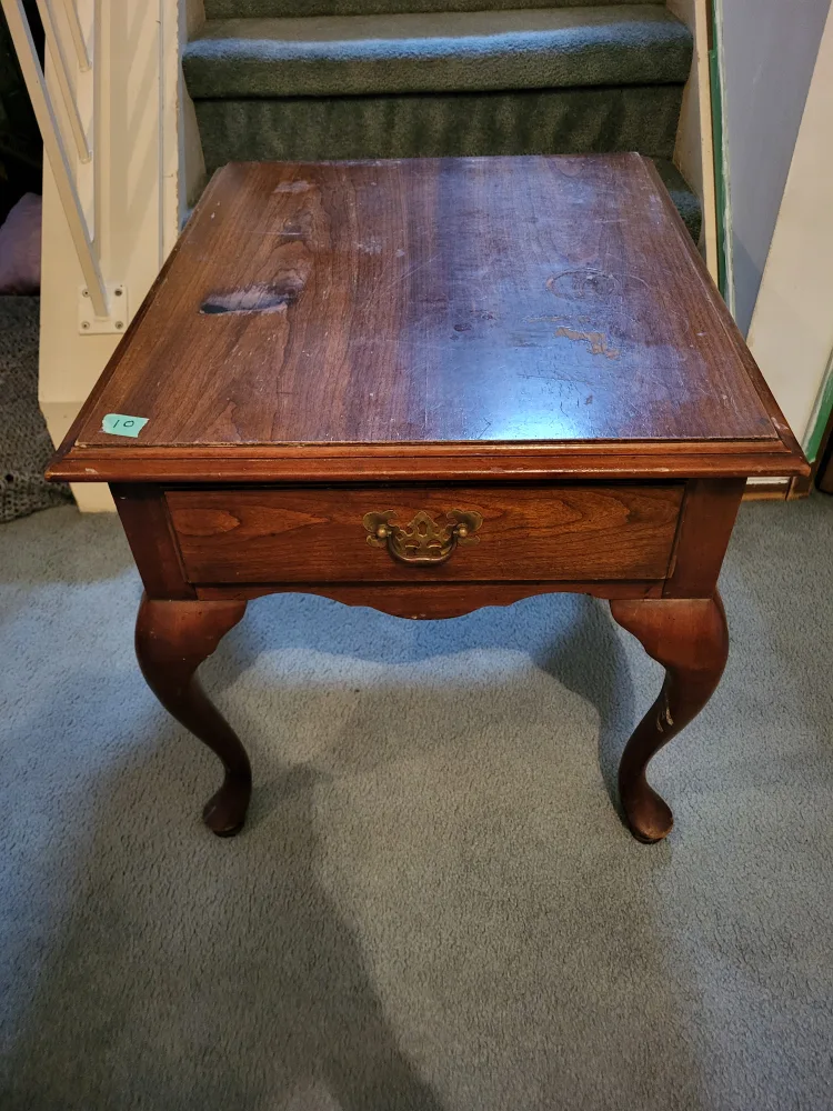 Vintage End Table ☃️ #freecycle thumbnail