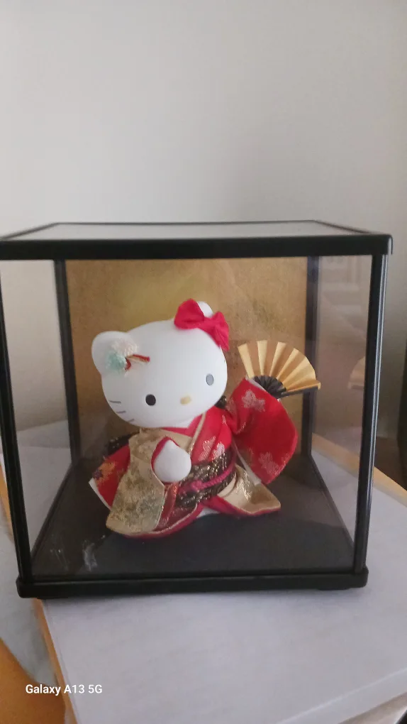 Sanrio pottery Hello kitty kimono Maiko figure thumbnail