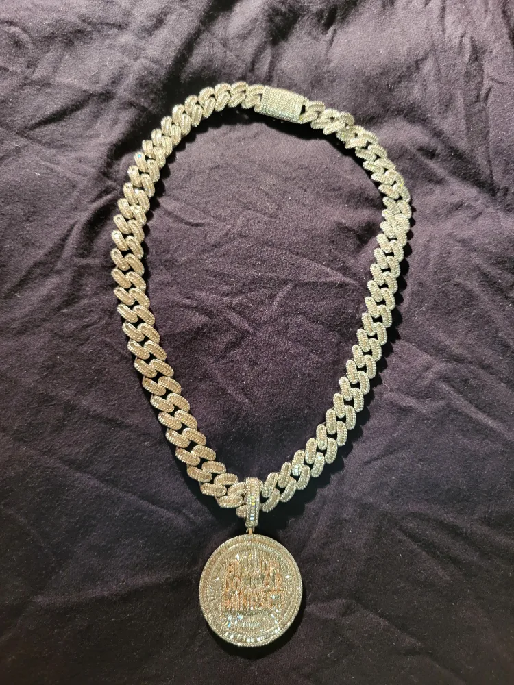 Iced Out Chain with Pendant image indicator(6)