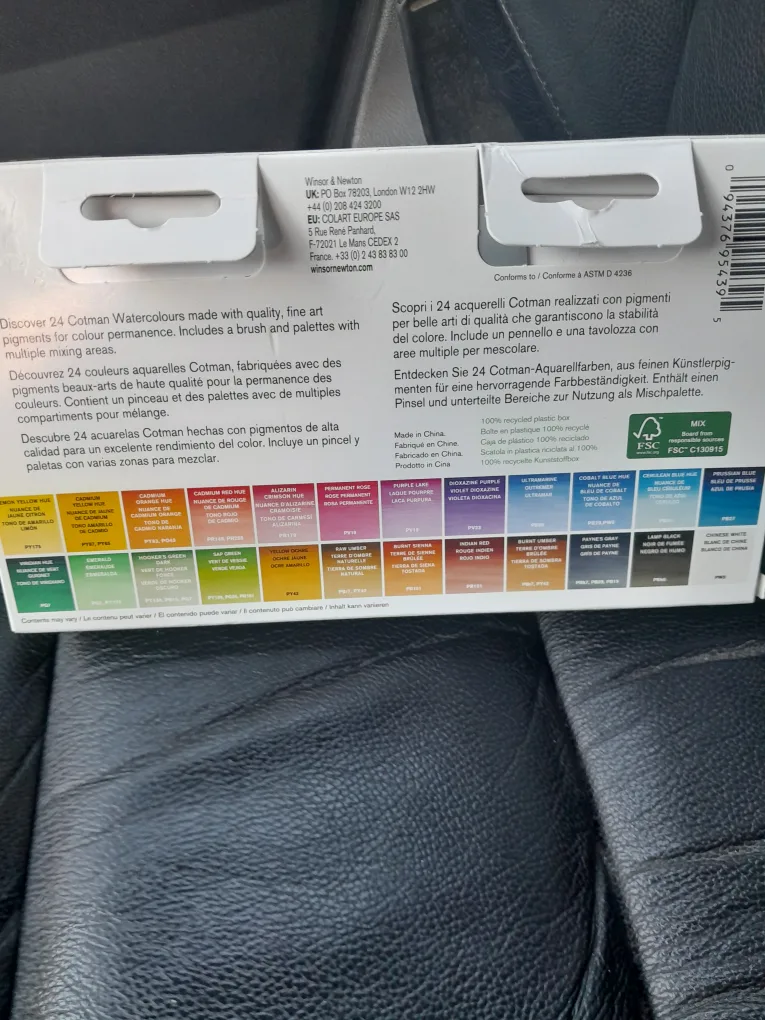 Winsor & Newton Cotman Watercolour 25pc Travel Set image indicator(3)