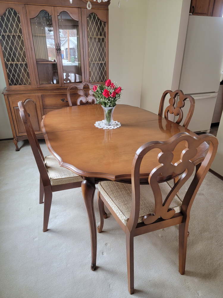 Cherry wood French provincial dining set and china cabinet - photo 2
