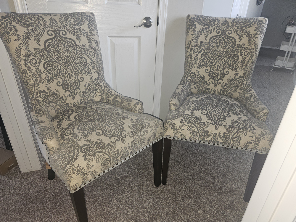 Accent chairs
