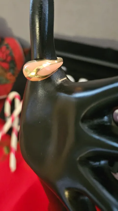 Vintage Coral & Gold Enamel Ring image indicator(4)