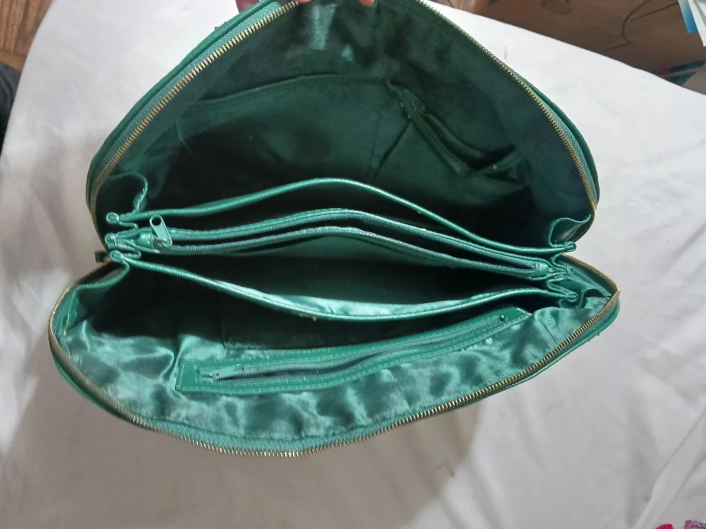 Joy & Iman image indicator(3)