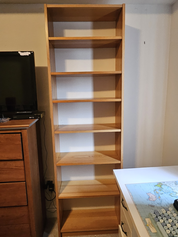 Tall wooden bookshelf - photo 2