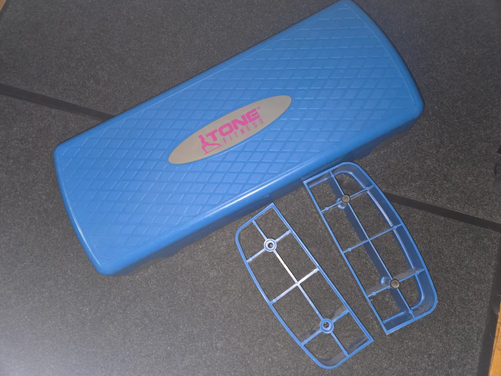 Aerobic Step Deck with 1 pair of risers thumbnail