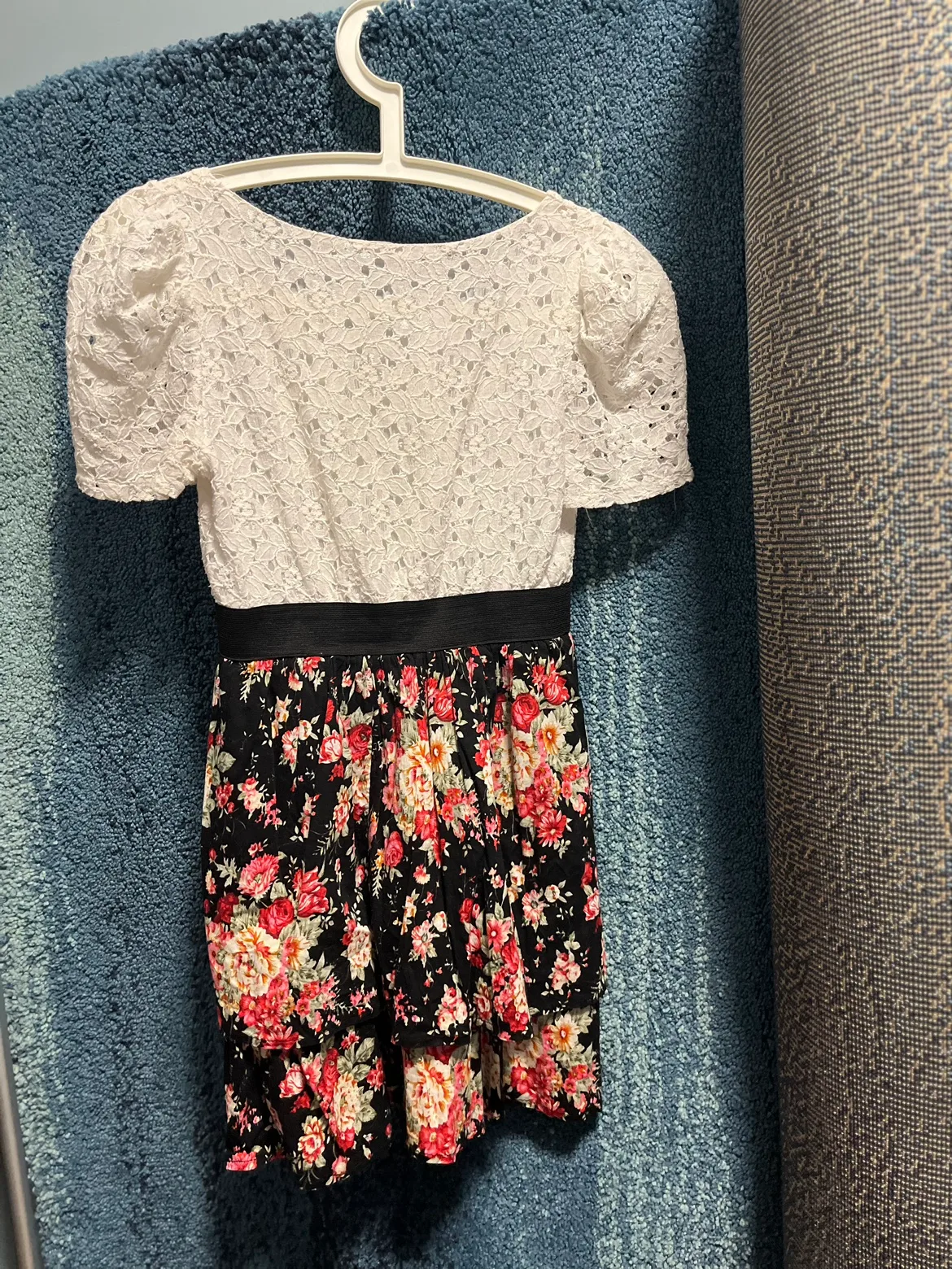 Lace floral dress (S) image indicator(3)