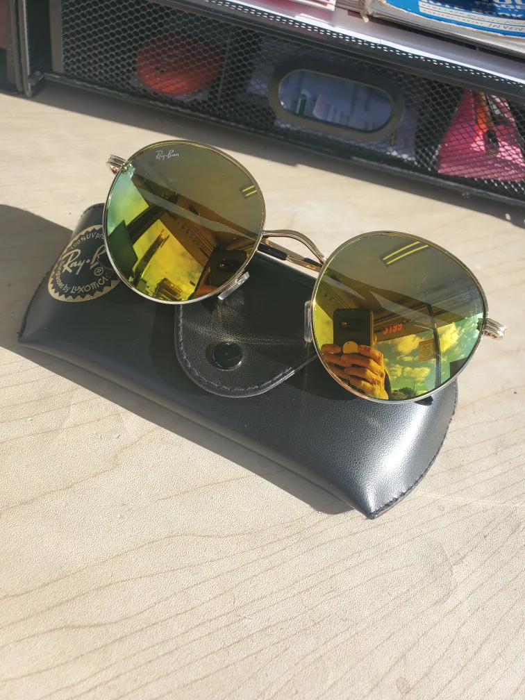 vintage Rayban Sunglasses image indicator(4)