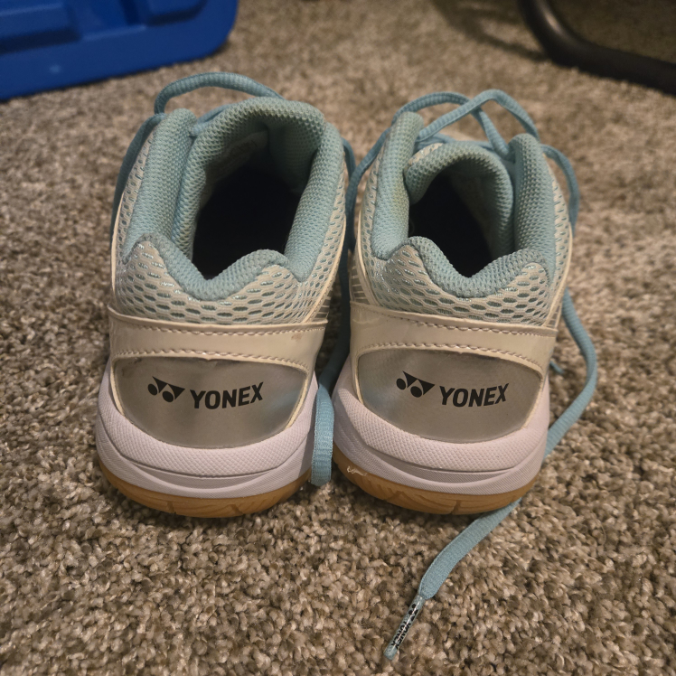 Yonex Badminton Shoes - photo 2