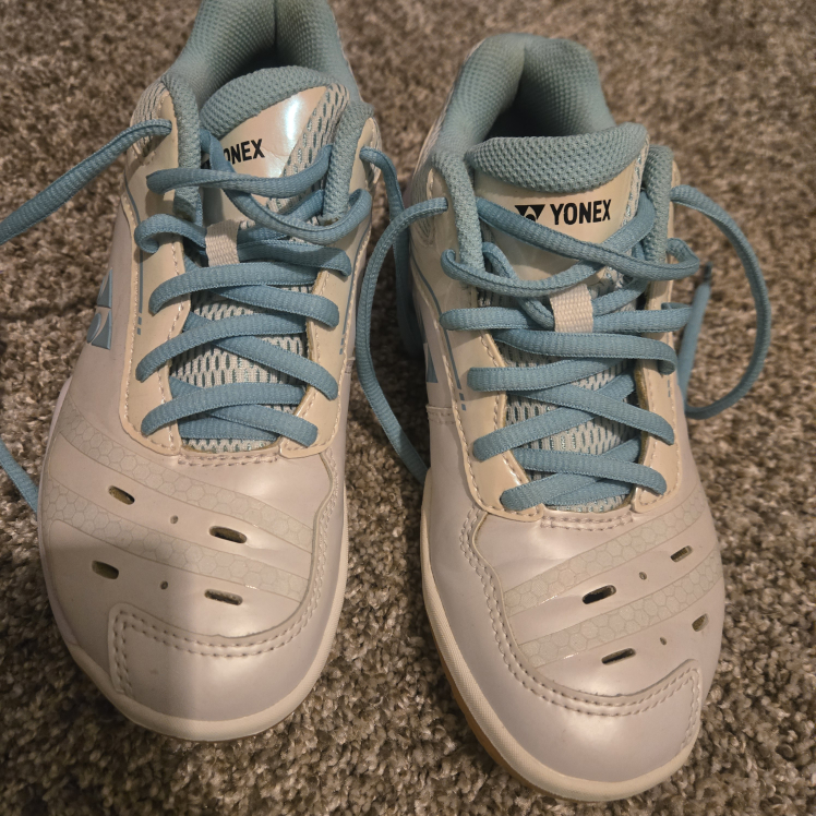 Yonex Badminton Shoes - photo 3