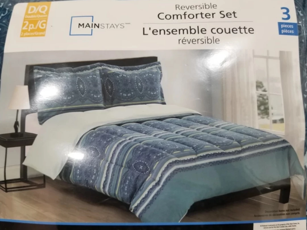 Blue Double/Queen reversible comforter