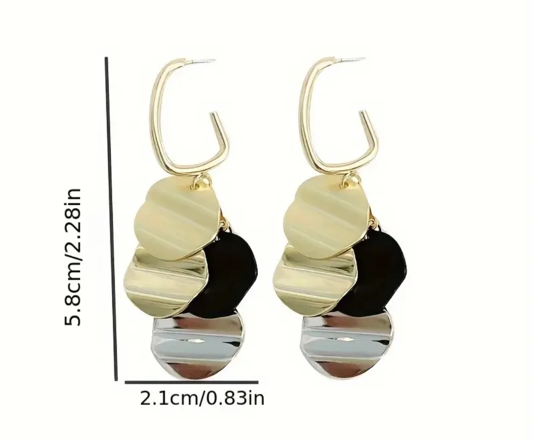 Gold and Black Geometric Earrings image indicator(3)