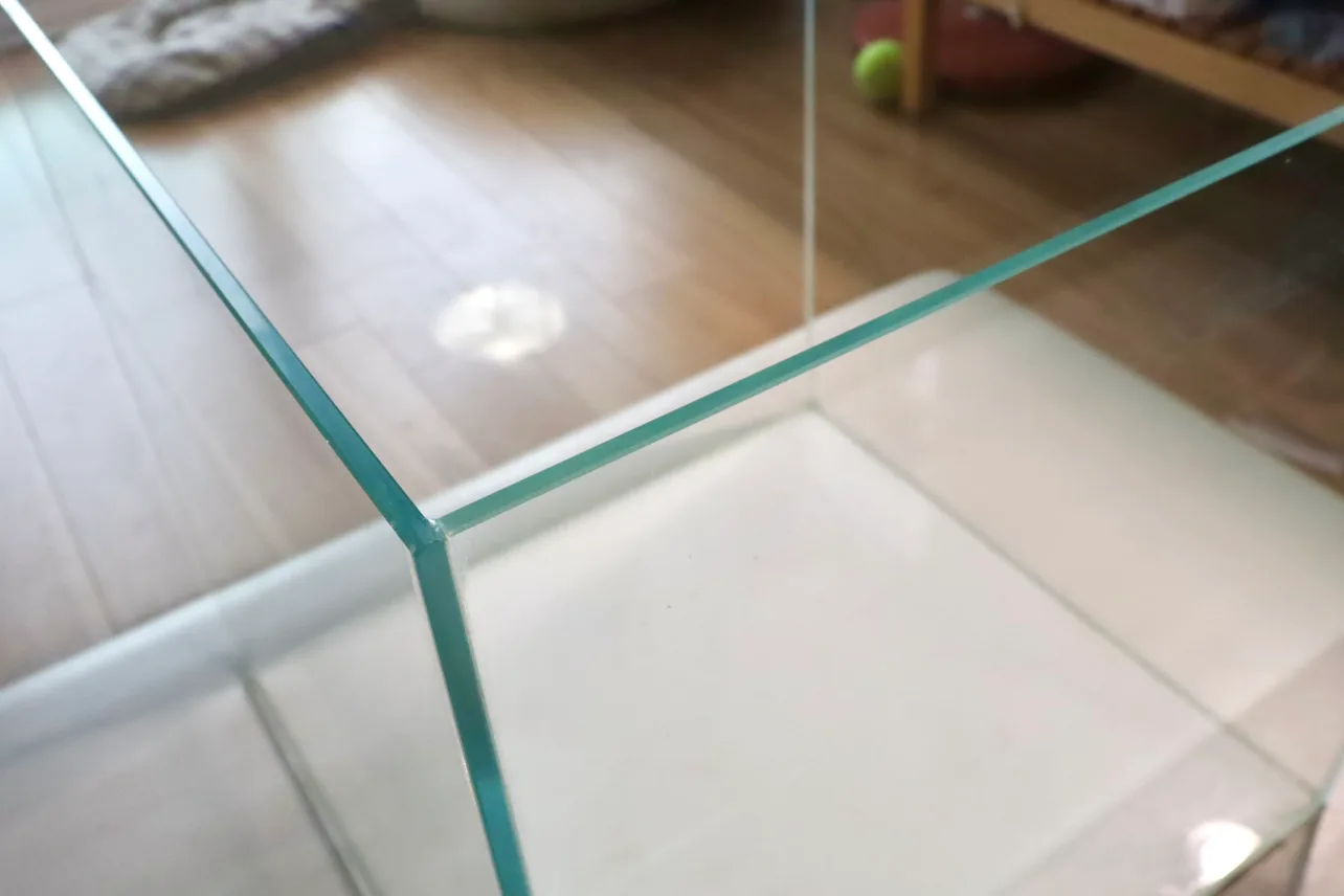 Cube rimless fish tank 17.75 x 17.75 x 17.75” image indicator(3)