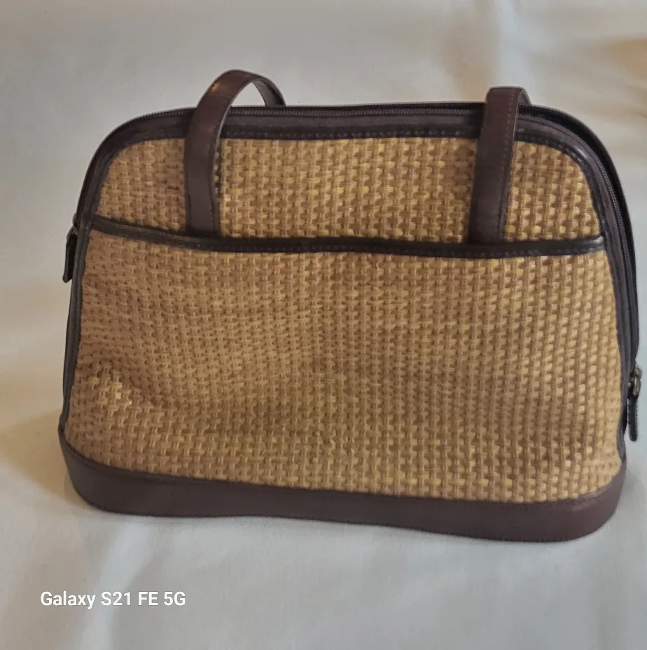 La Diva Design Woven Handbag image indicator(3)