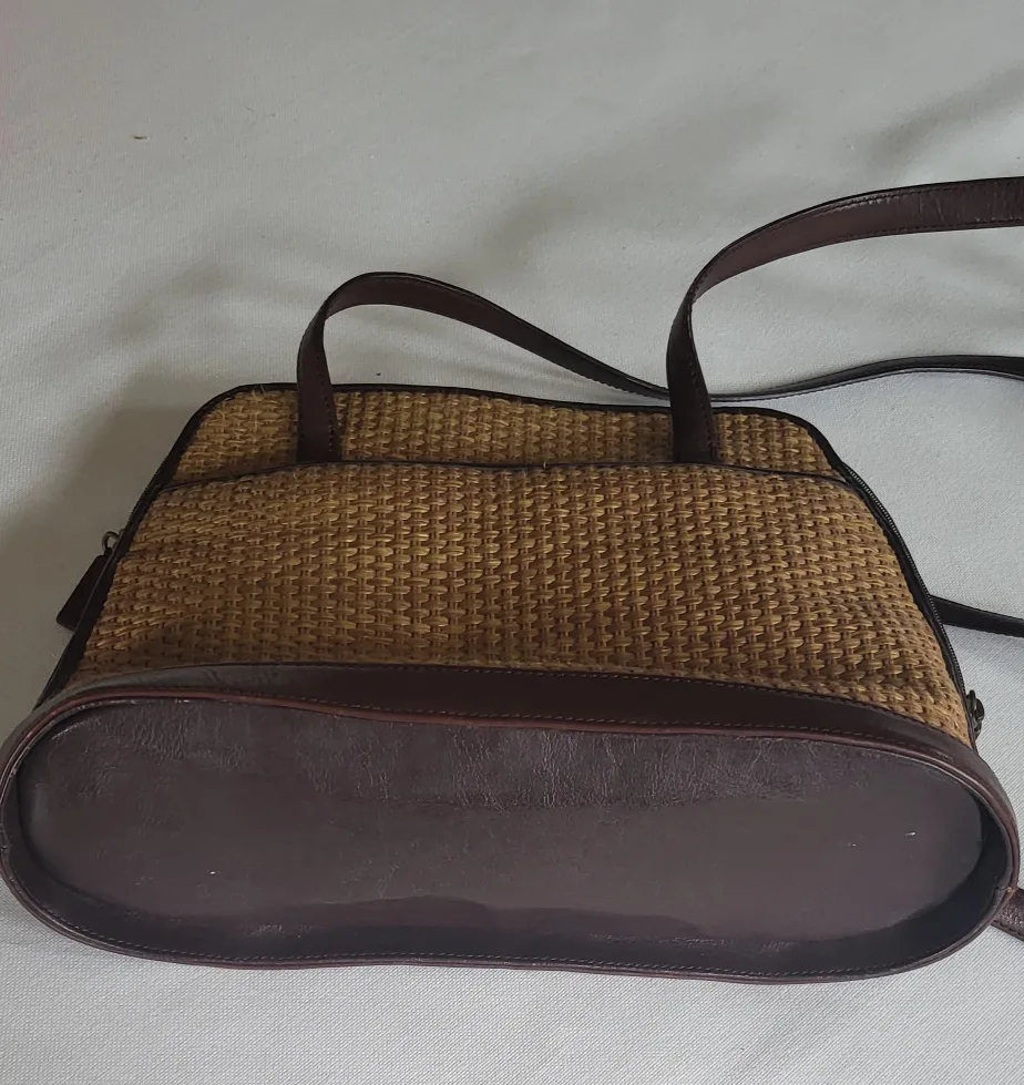 La Diva Design Woven Handbag image indicator(4)