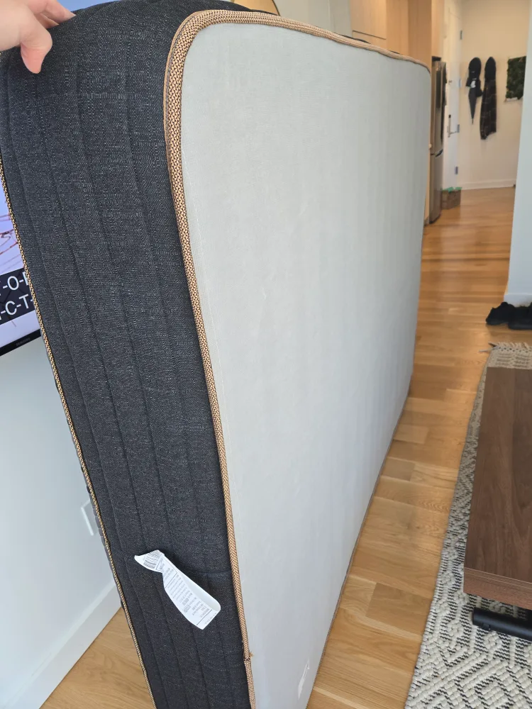 Free 10" Queen Gel-infused Memory Foam Mattress image indicator(4)