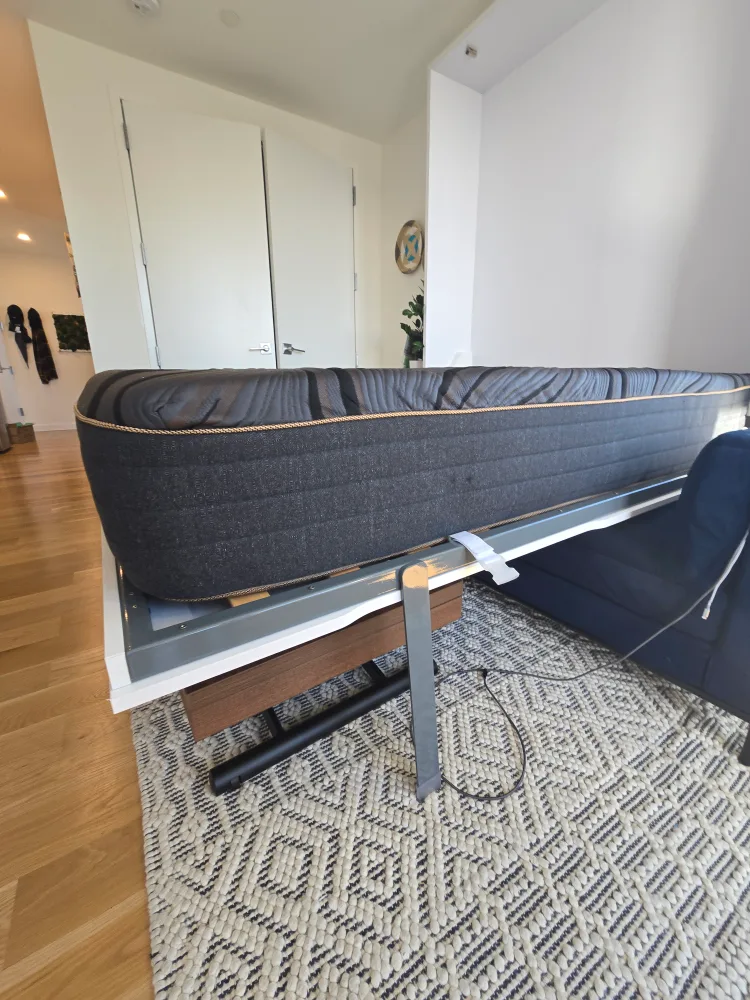 Free 10" Queen Gel-infused Memory Foam Mattress image indicator(5)