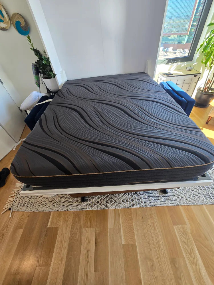 Free 10" Queen Gel-infused Memory Foam Mattress image indicator(7)