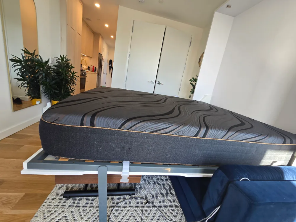 Free 10" Queen Gel-infused Memory Foam Mattress image indicator(8)