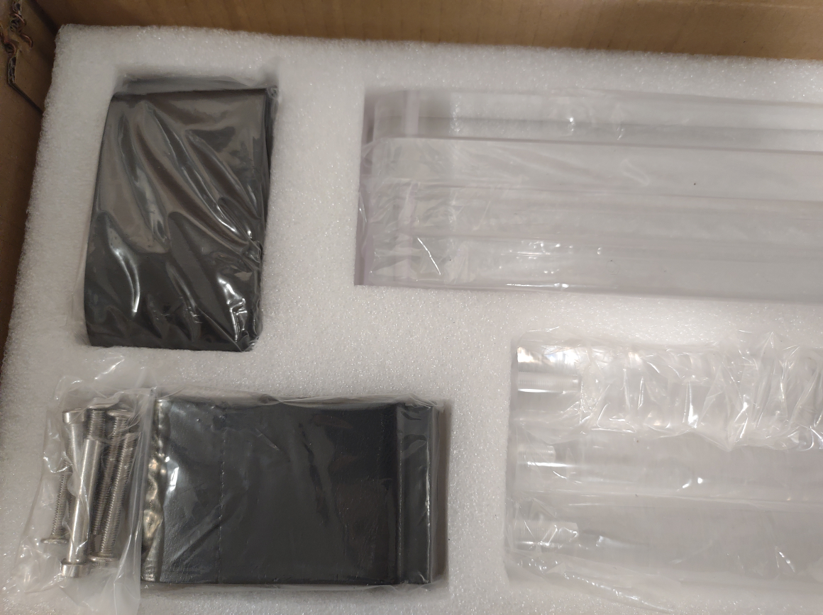 Acrylic Luggage Rack - photo 2