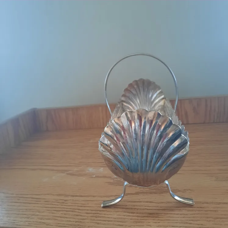 Silver basket used to hold spoons or cutlery image indicator(2)