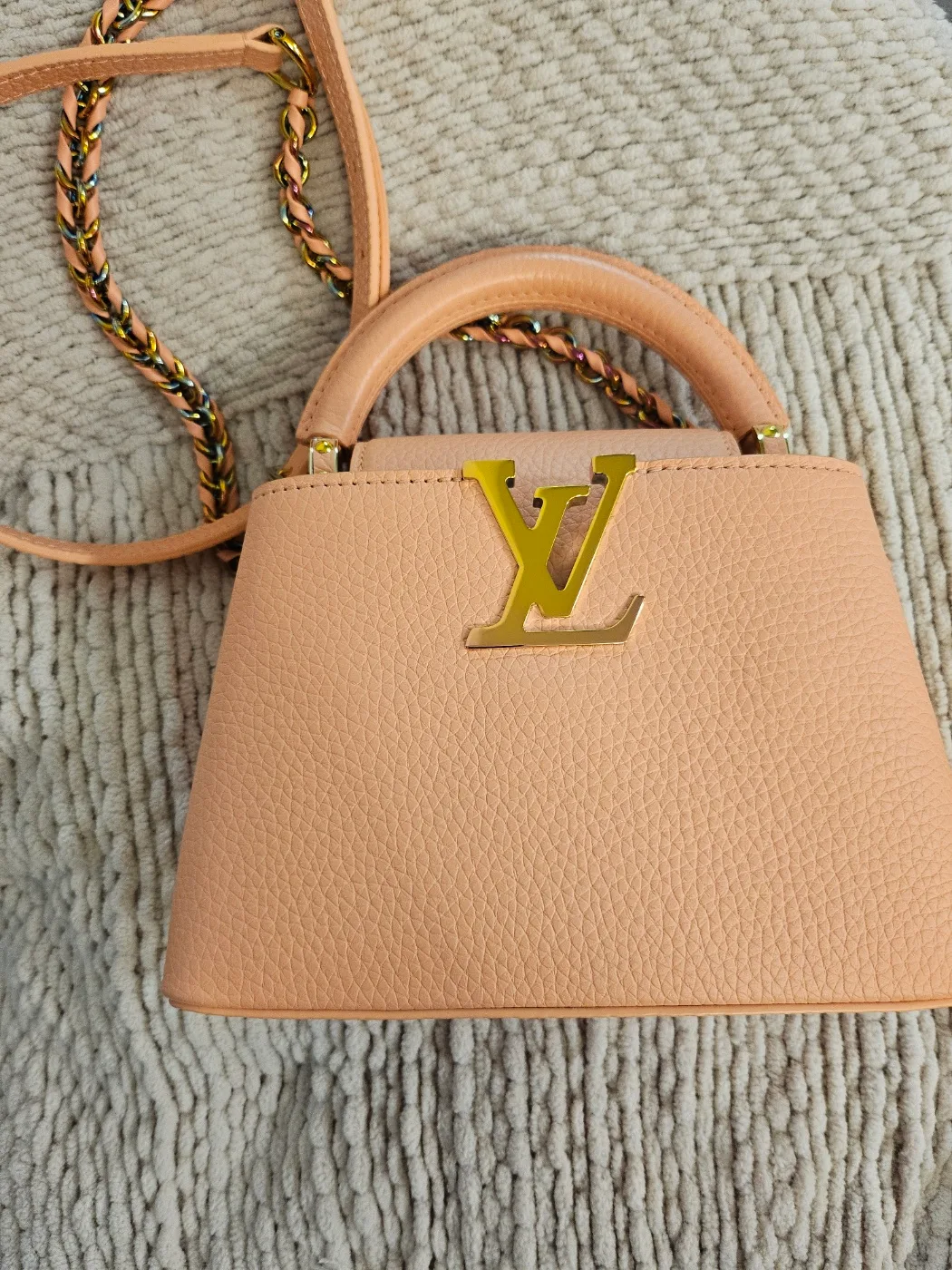 Louis Vuitton Capucines Mini Apricot M22606 image indicator(2)