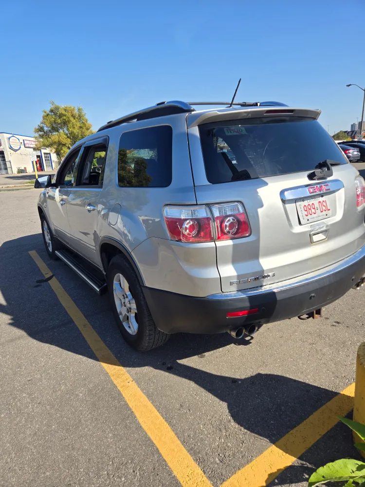 GMC Acadia image indicator(4)