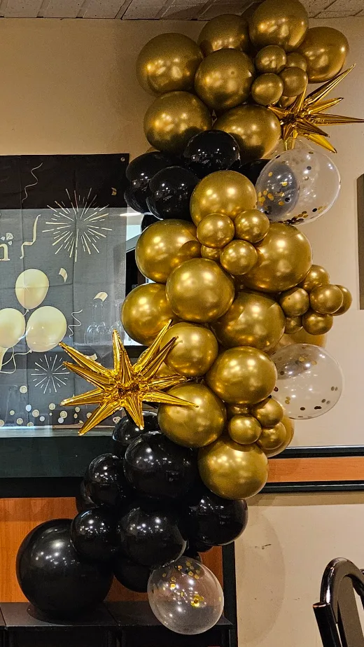 Black and Gold Balloon Garland 7 feet for Party thumbnail