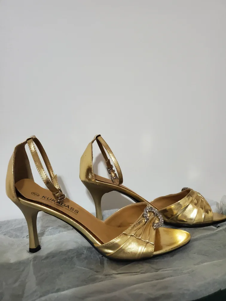 Gold 3" Heeled Shoe with Rhinestone Detail image indicator(3)