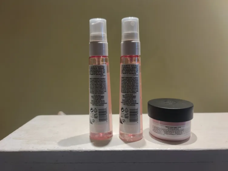 The Body Shop Vitamin E Skin Cooling Gel Mist and Moisture Cream image indicator(2)