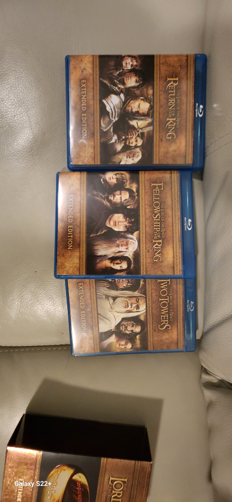 Lord of the Rings: The Extended Edition Blu-ray Box Set - photo 2