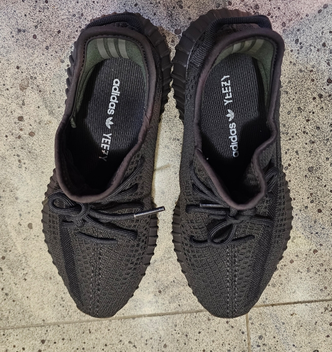 Adidas Yzeey boost 350 v2 - photo 2