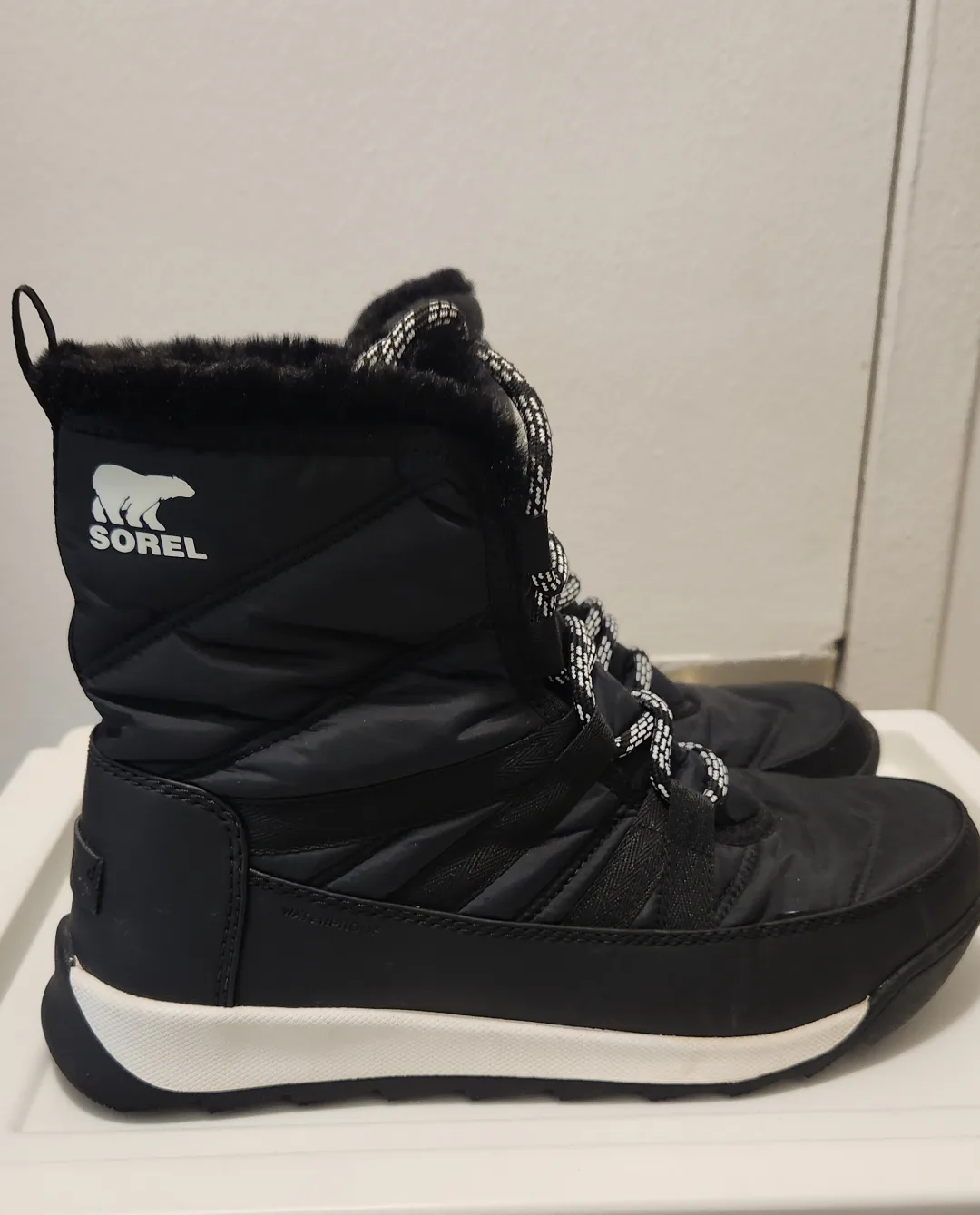 Sorel Women's Black Winter Boots Size 8 image indicator(4)