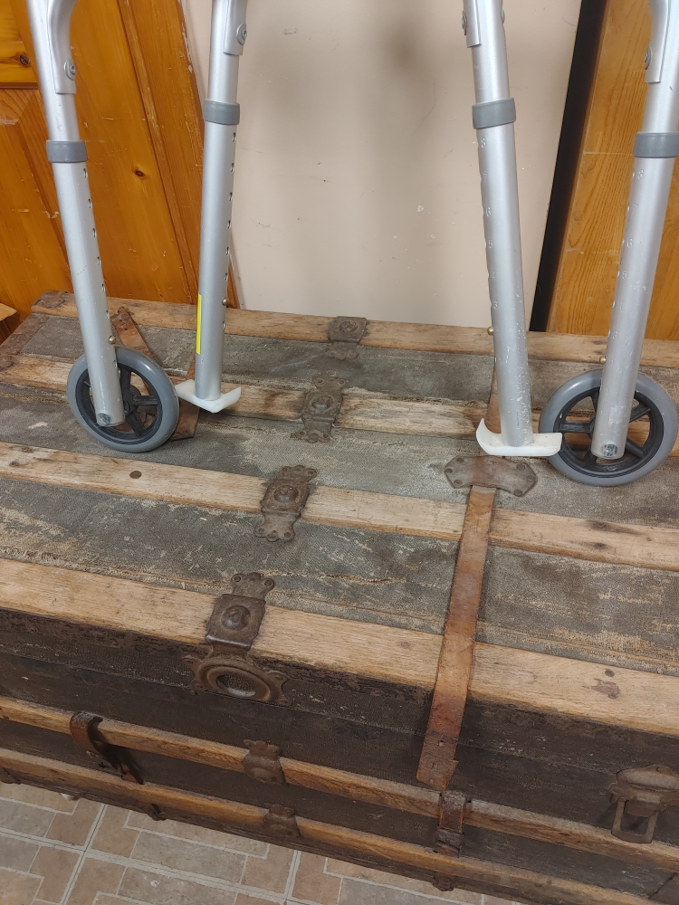 Used Walker - photo 3