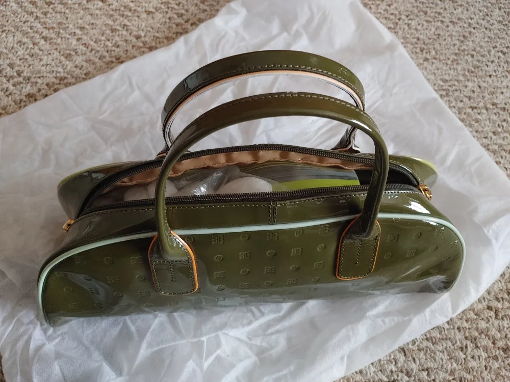 Arcadia Italian Olive Green Patent Leather Handbag image indicator(3)