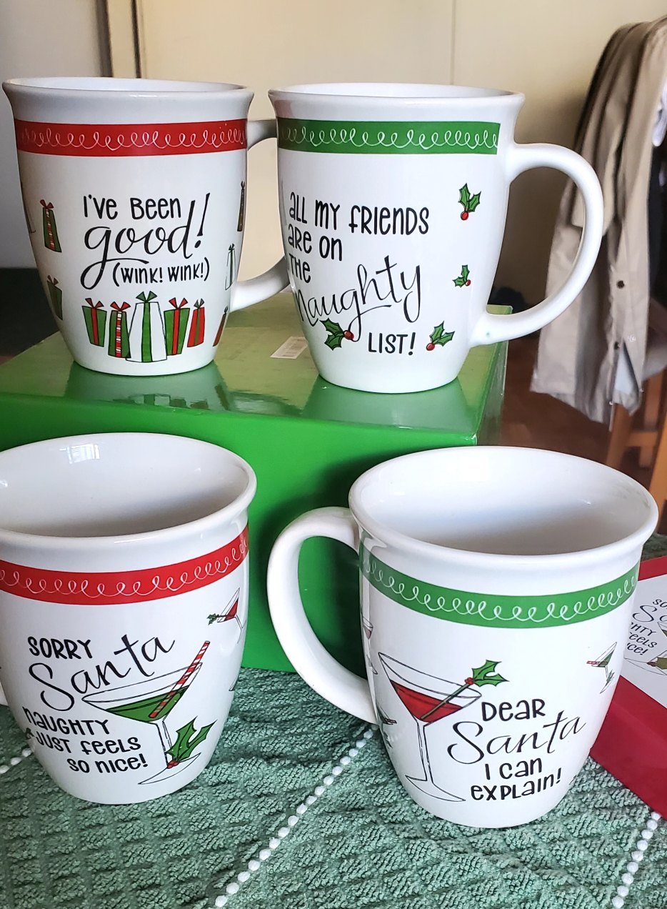 $ 20 Both Sets-X-mas set of 4 side plates and 4 Mugs - photo 4