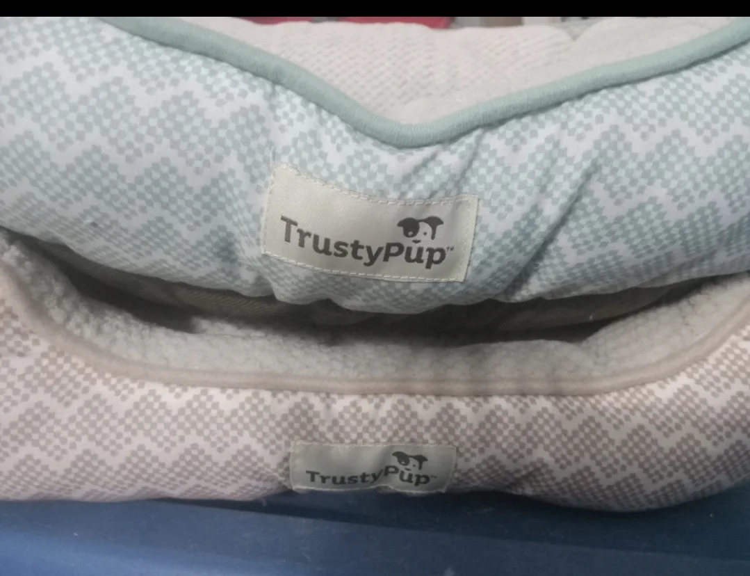 TrustyPup Cat or Dog Bed 🥕 image indicator(2)