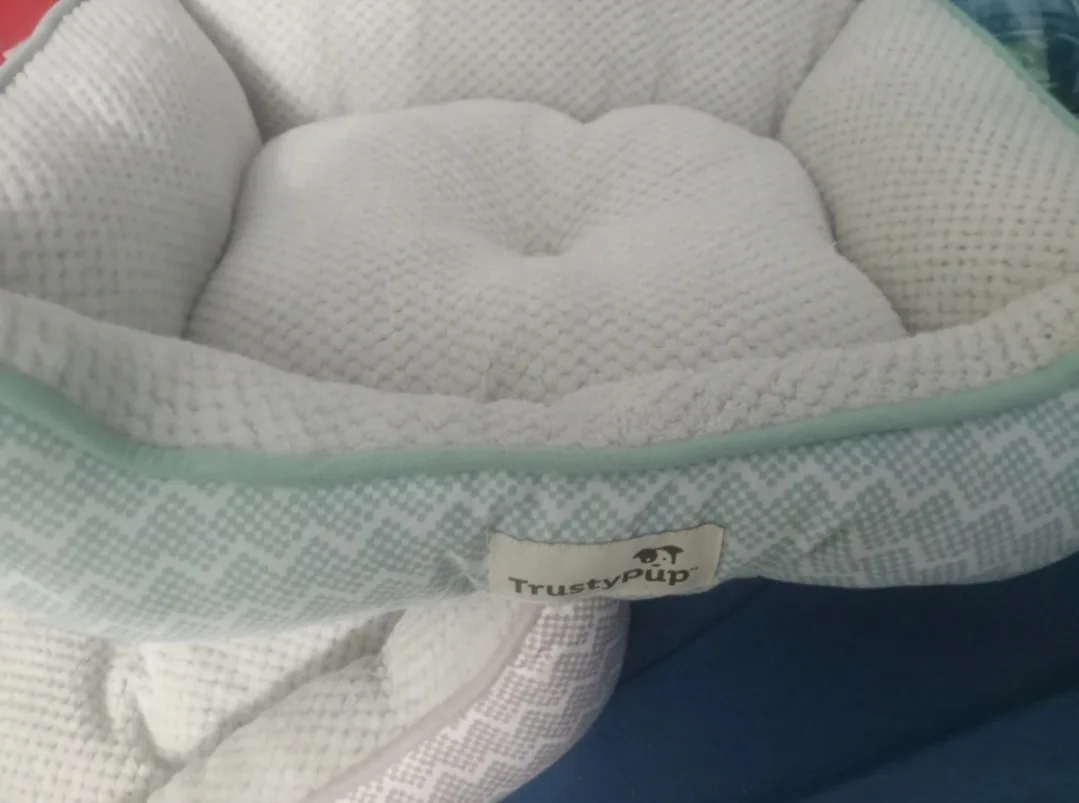 TrustyPup Cat or Dog Bed 🥕 image indicator(3)