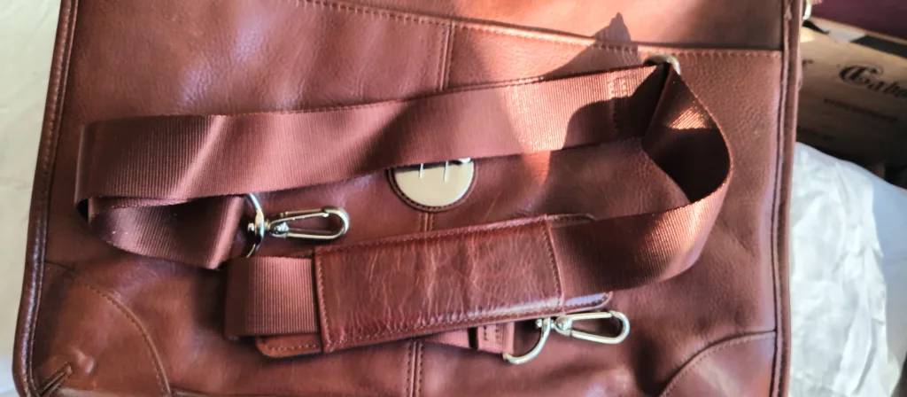 New without tag Andrew Marc Leather Briefcase image indicator(4)