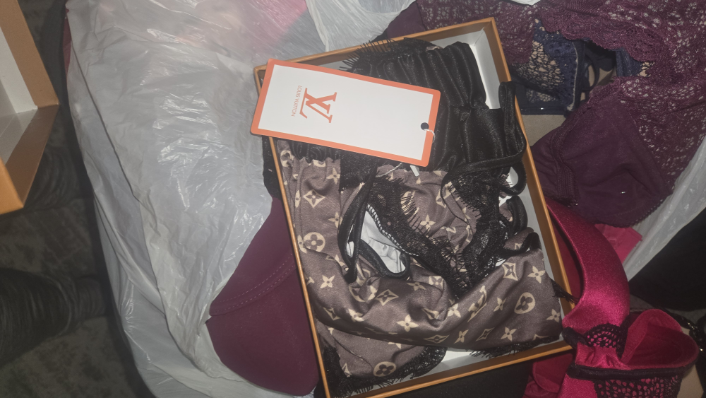Victorias secret, Louis Vuitton, and more - photo 3