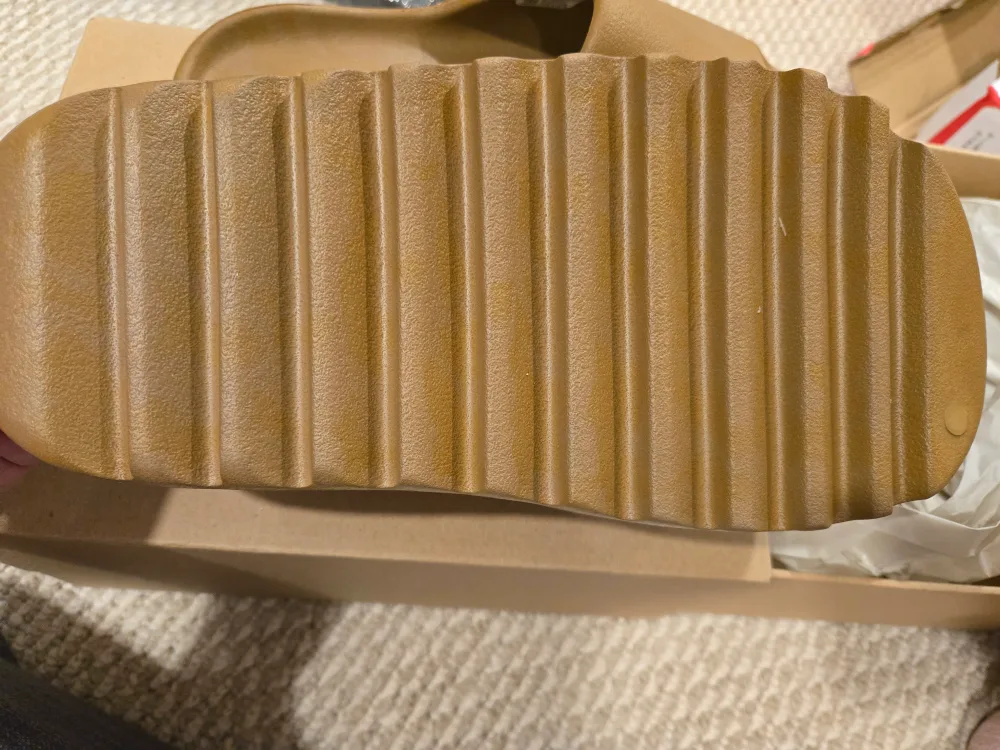 Adidas Yeezy Slide Ochre sz 9 DS image indicator(3)
