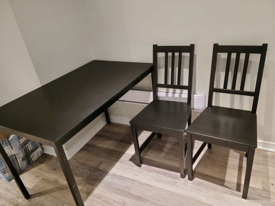 Ikea Table and Two Chairs #freecycle - photo 4