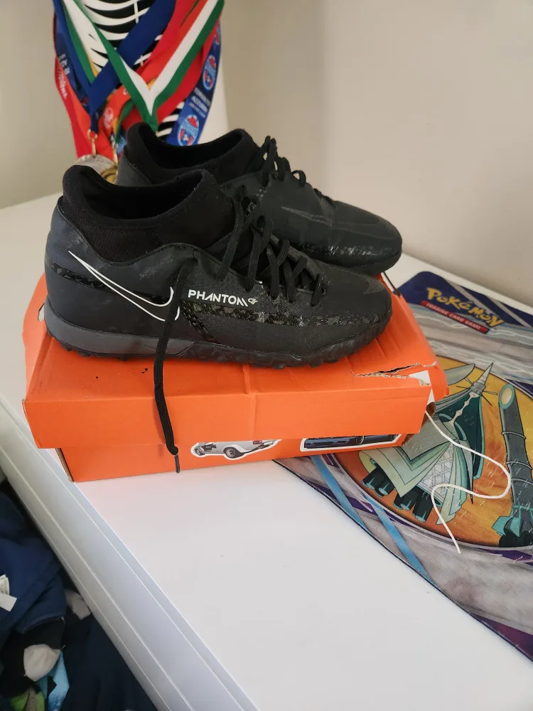 Nike Phantom GT Academy TF Black Size 4.5 image indicator(2)