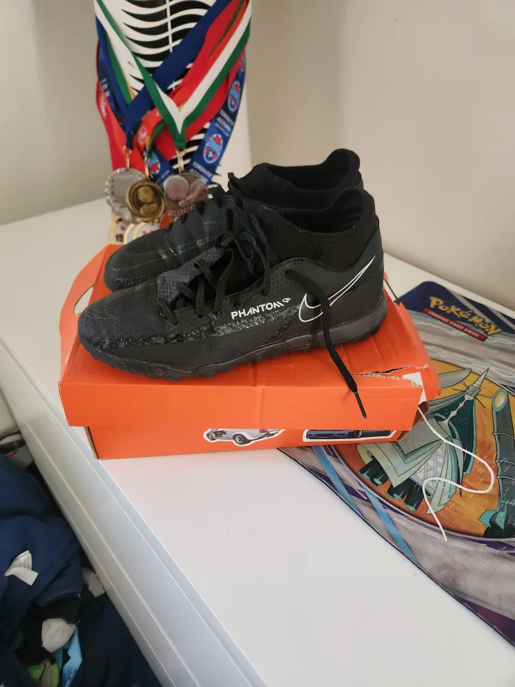 Nike Phantom GT Academy TF Black Size 4.5 image indicator(3)