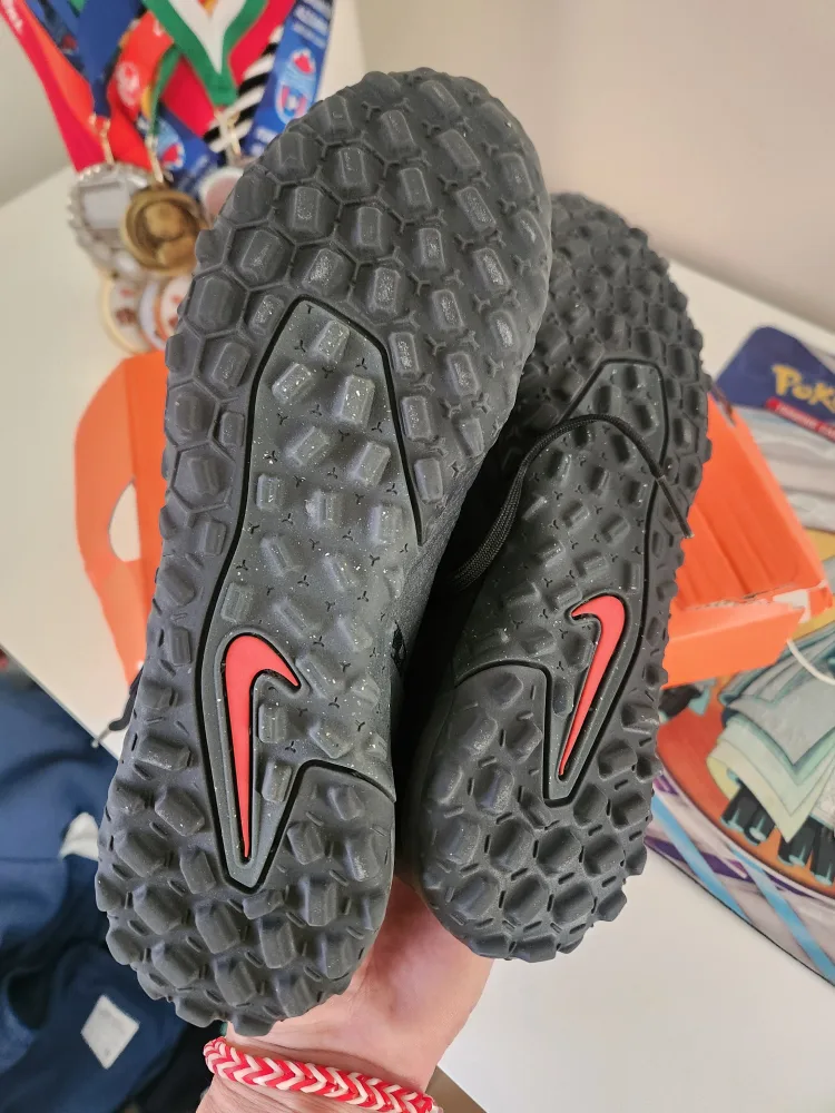 Nike Phantom GT Academy TF Black Size 4.5 image indicator(4)